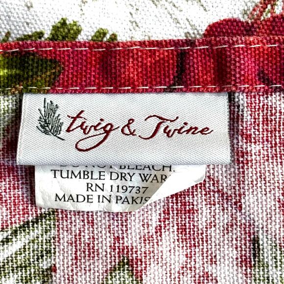 Twig & Twine festive Christmas tablecloth large rectangle red poinsettia cotton - Picture 6 of 9